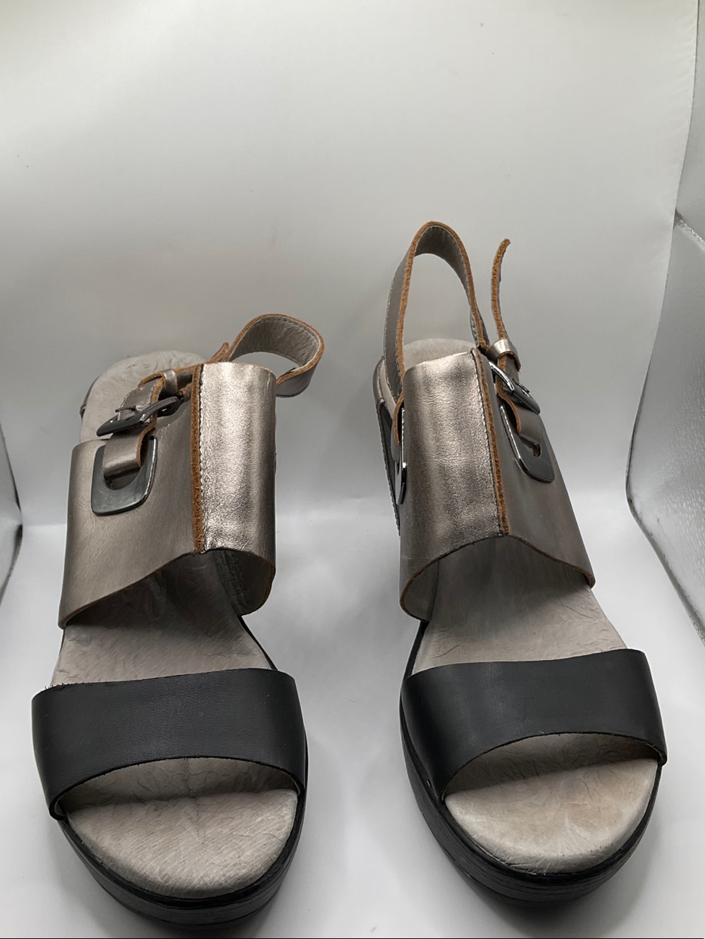 Jambu NWOT Metallic Pewter and Black Open-Toe Slingback Sandals, Size 8